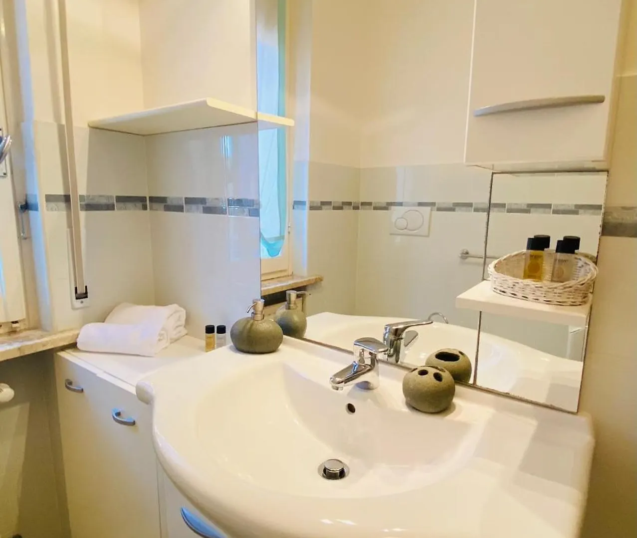 Hostdomus - La Casina Di Monica Apartment Loano